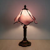 Klassische Lampe mit floralem Muster
