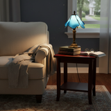 Klassische Lampe mit Blütenblatt-Schirm