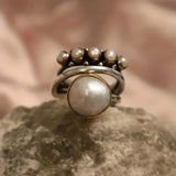 Retro ring with silver crown and pearls
