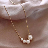 Gold necklace with lovely pearls