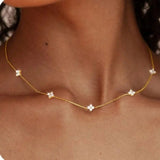 Zirconia Necklace Inlaid with Beautiful Flowers