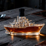 Whisky-Karaffe in Form eines Kriegsschiffs