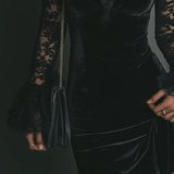 Mélanie | Mini Dress in Velvet & Lace Luna